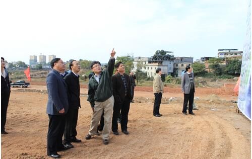 中渡口至瓷都大橋棚戶區(qū)改造、天主教堂保護(hù)性修繕現(xiàn)場調(diào)度會