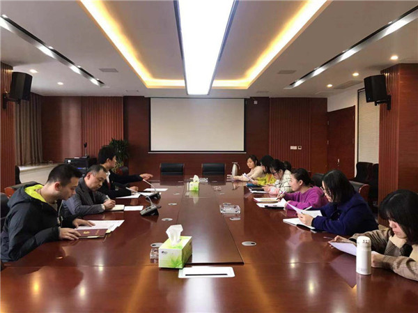 市古鎮(zhèn)公司掀起學(xué)習(xí)黃群、宋月才等四名同志先進(jìn)事跡的熱潮